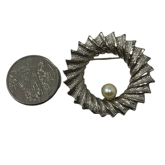 DuBarry FA Brooch Round Wreath Textured‎ Silver Tone Faux Pearl Pin - Picture 3 of 8